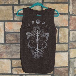 Sleeveless graphic T-shirt